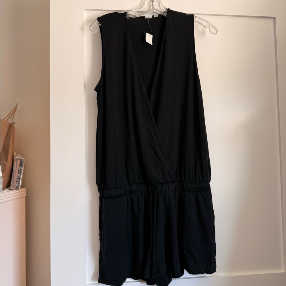 GAP Black Sleeveless V-Neck Jumper